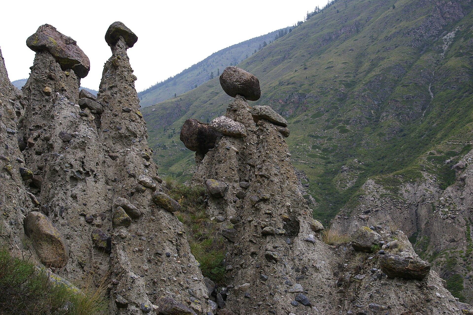 Каменные грибы Аккурума