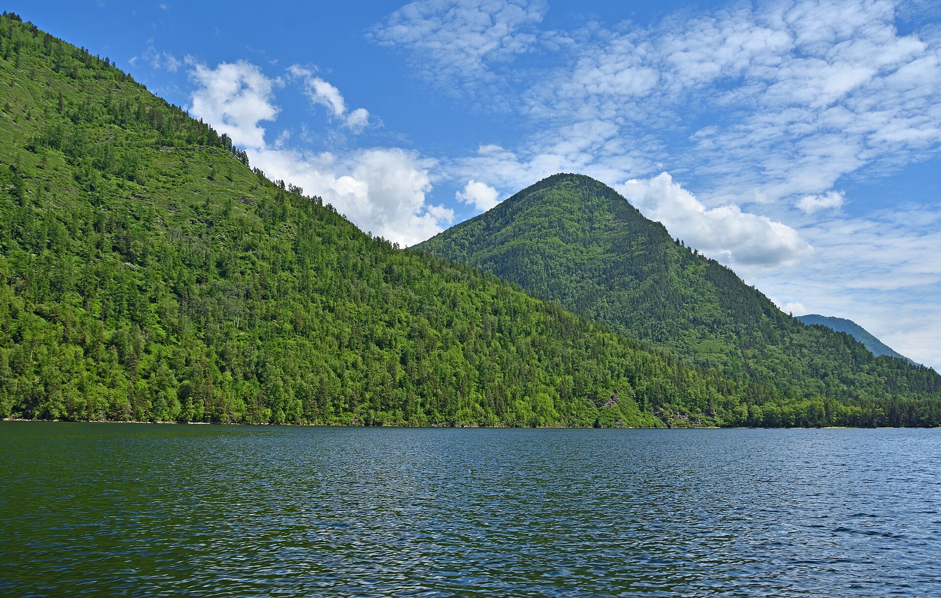 Телецкое озеро и водопад Корбу